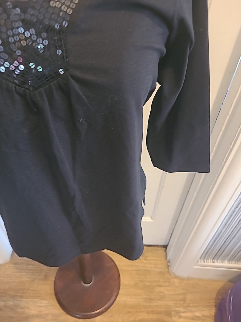 Ladies Quacken Factory Size Small Long Sleeved Tshirt