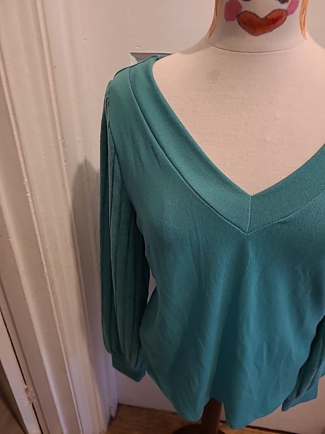 Ladies Shein Size Medium Green Long Sleeved Tshirt