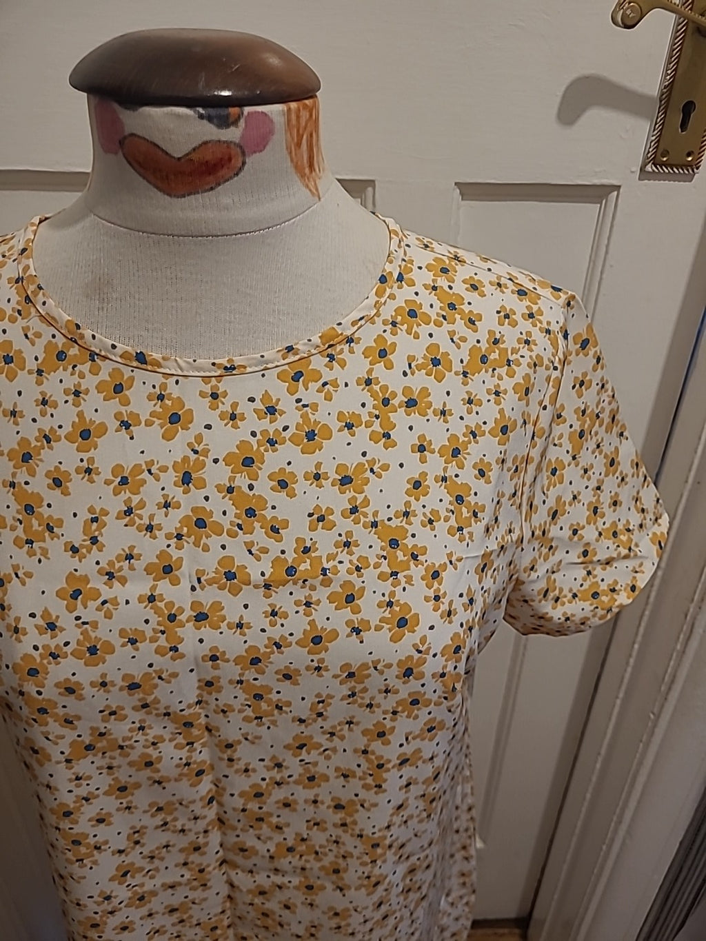 Ladies Shein Size Large Yellow Pale Beige Floral Short Sleeved Dress