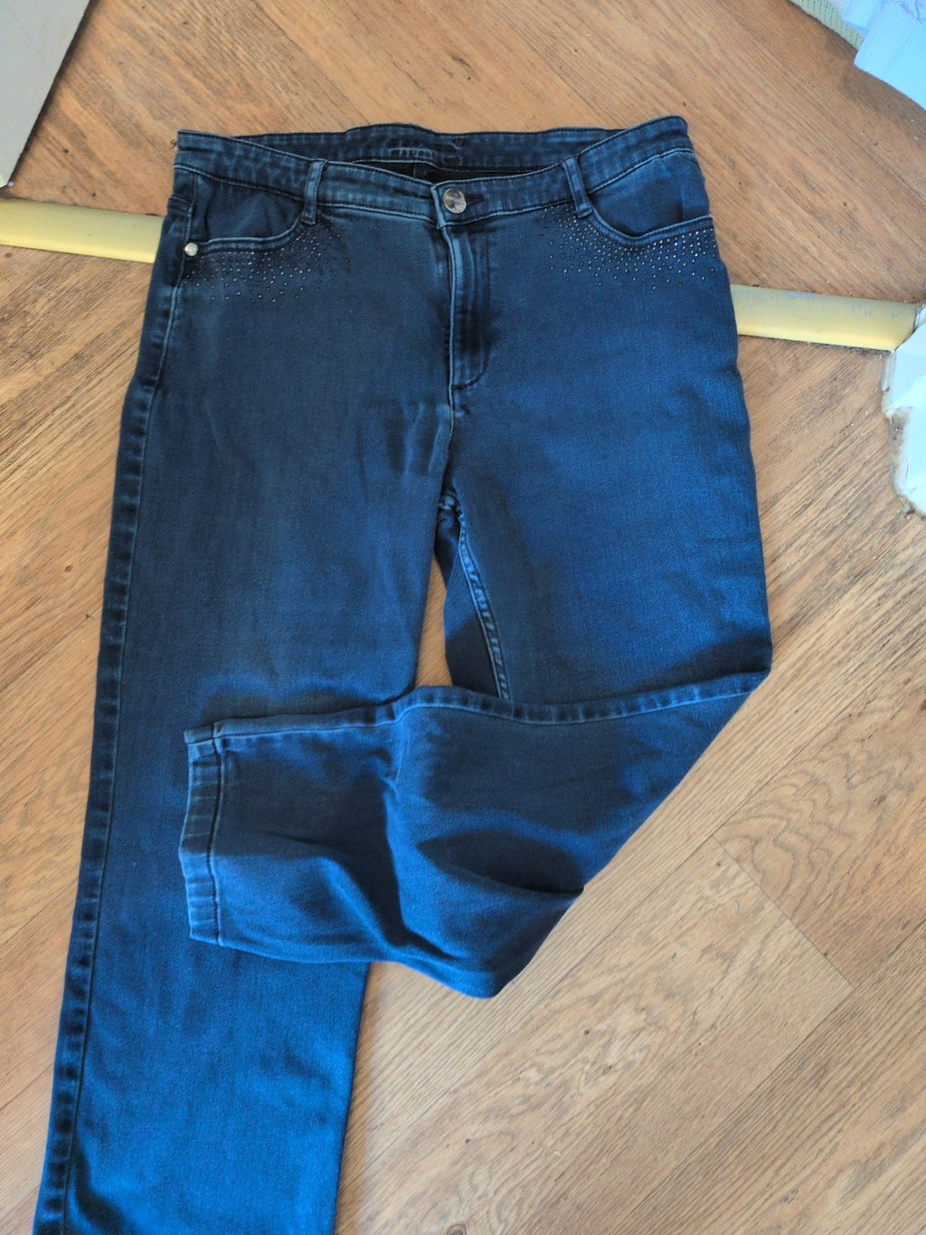 Per Una 16 Short Straight Leg Jeans Detail On Pockets