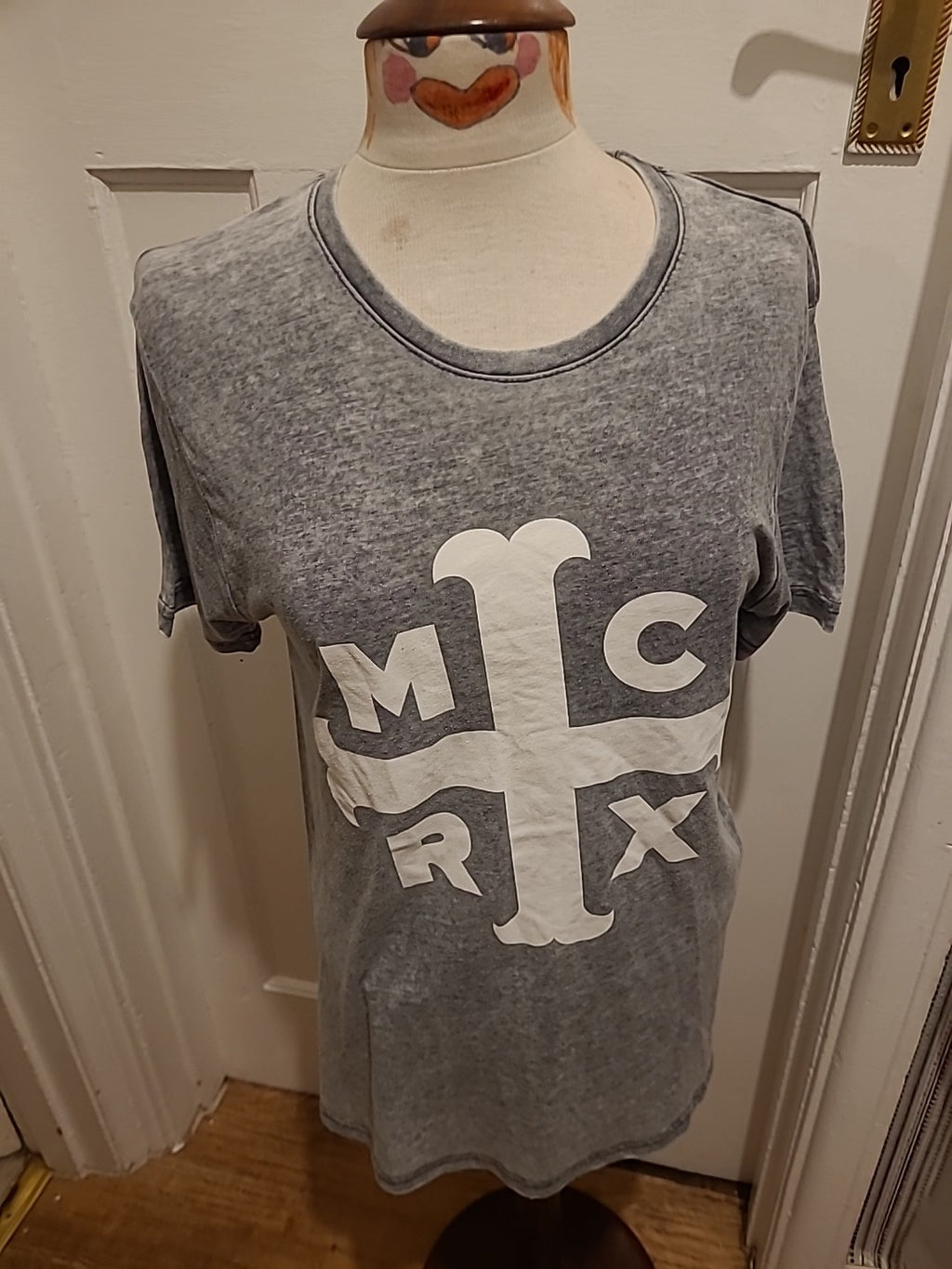Ladies Size Small Grey Printed Short Sleeved Longline Tshirt