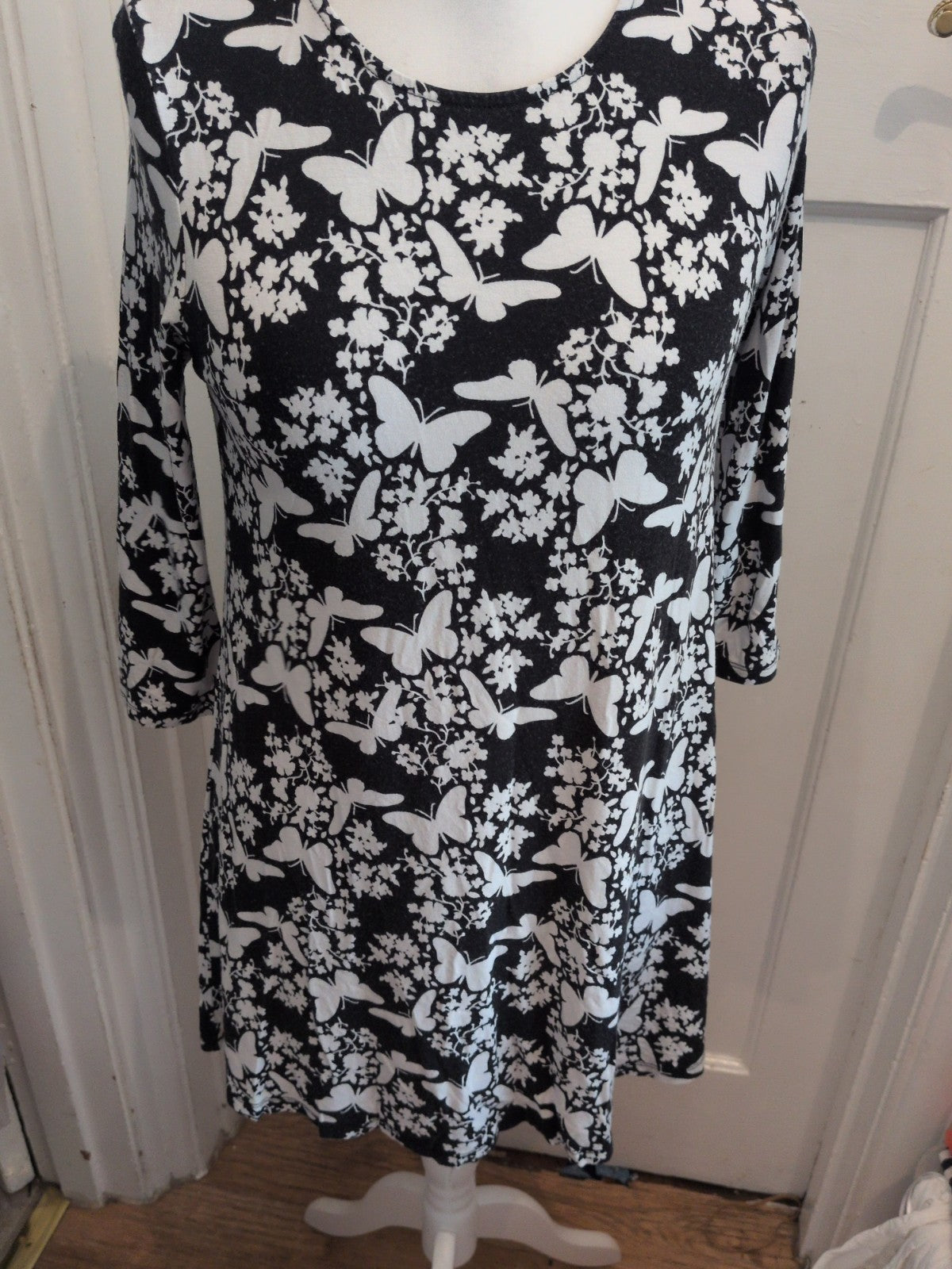 Tu 12 Black With White Floral Long Sleeve Knee Length Dress