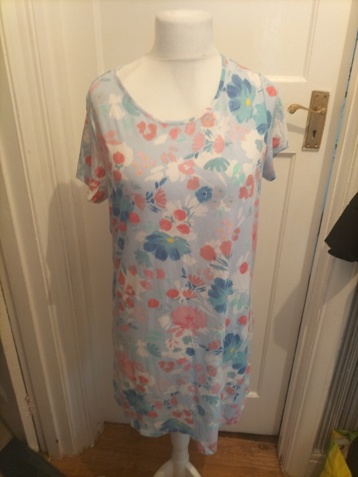 Ladies Nutmeg Size 12-14 Blue Floral Short Sleeved Nighty