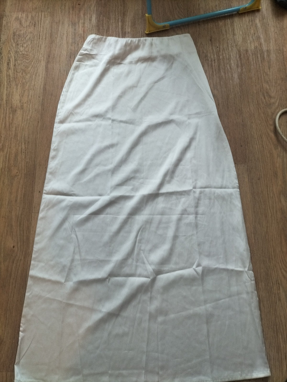 Ladies Size Small Cream Pettiskirt Small Mark On Front