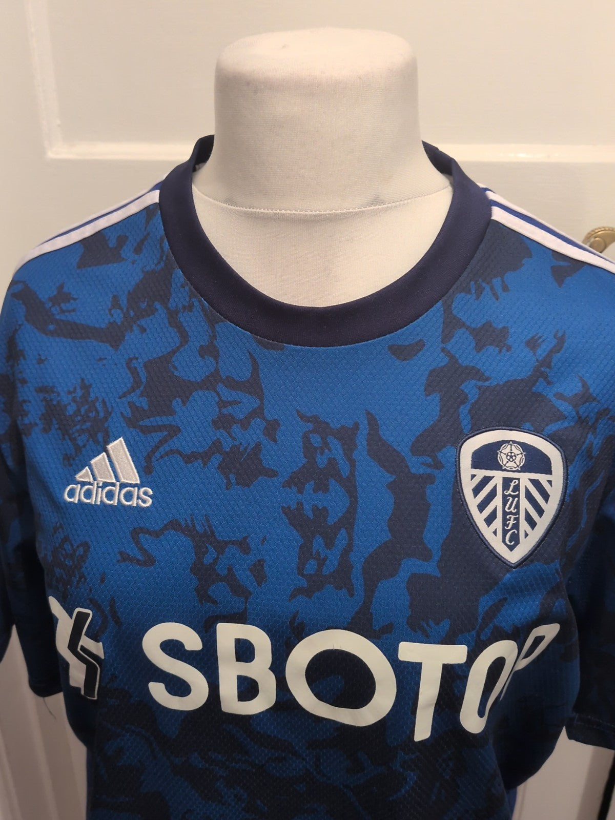 Mens Adidas Size XL Leeds United Dri Fit Blue Shirt