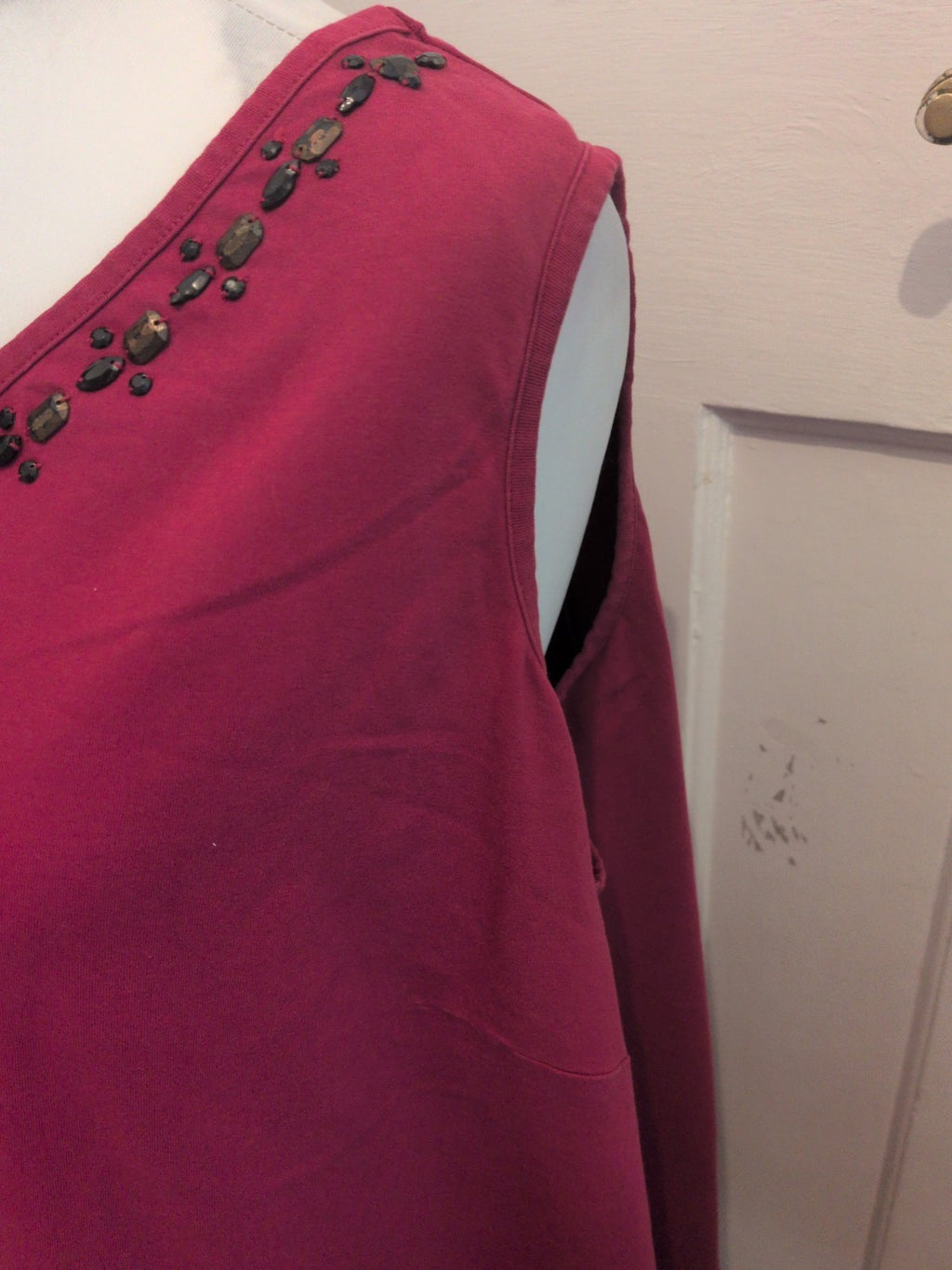Catherine's 30/32 Sleeveless Burgundy With Black Detail Blouse Top
