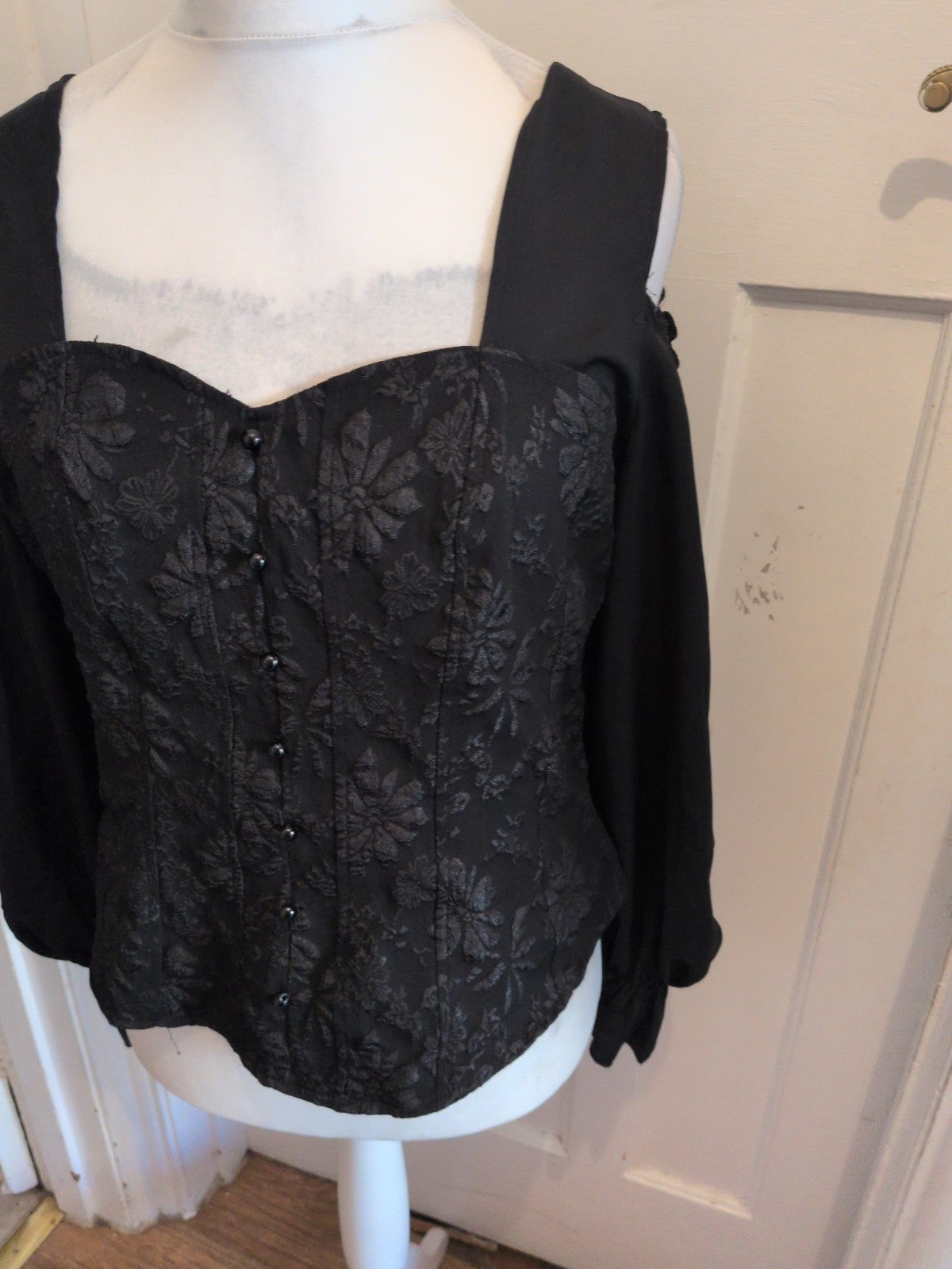 Ladies Size 2XL Black Bubblehem Pattern Long Sleeve Top