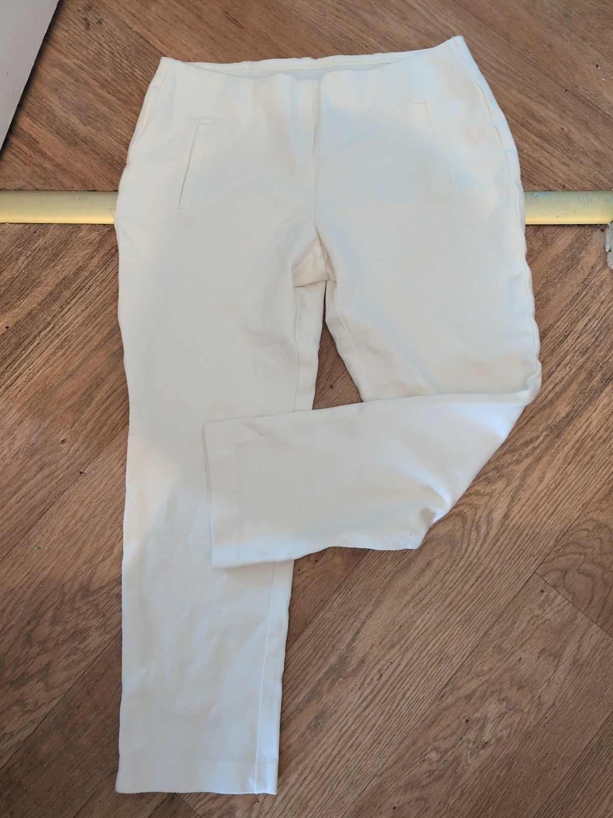 Chicos 0 Petite White Stretch Legging
