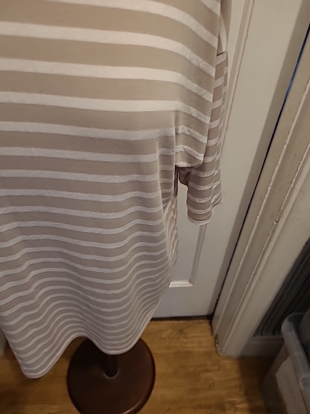 Ladies Peacocks Size 14 Beige White Striped Short Sleeved Tshirt
