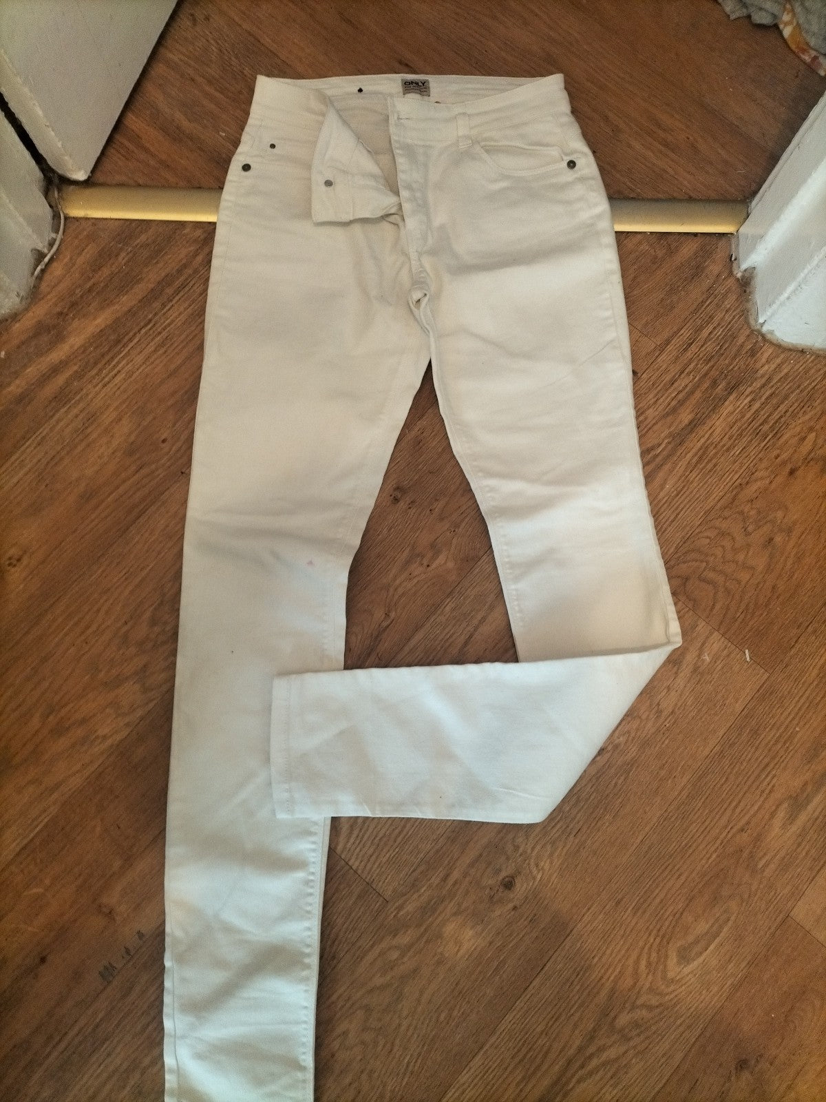Only Medium 34Leg White Jeans