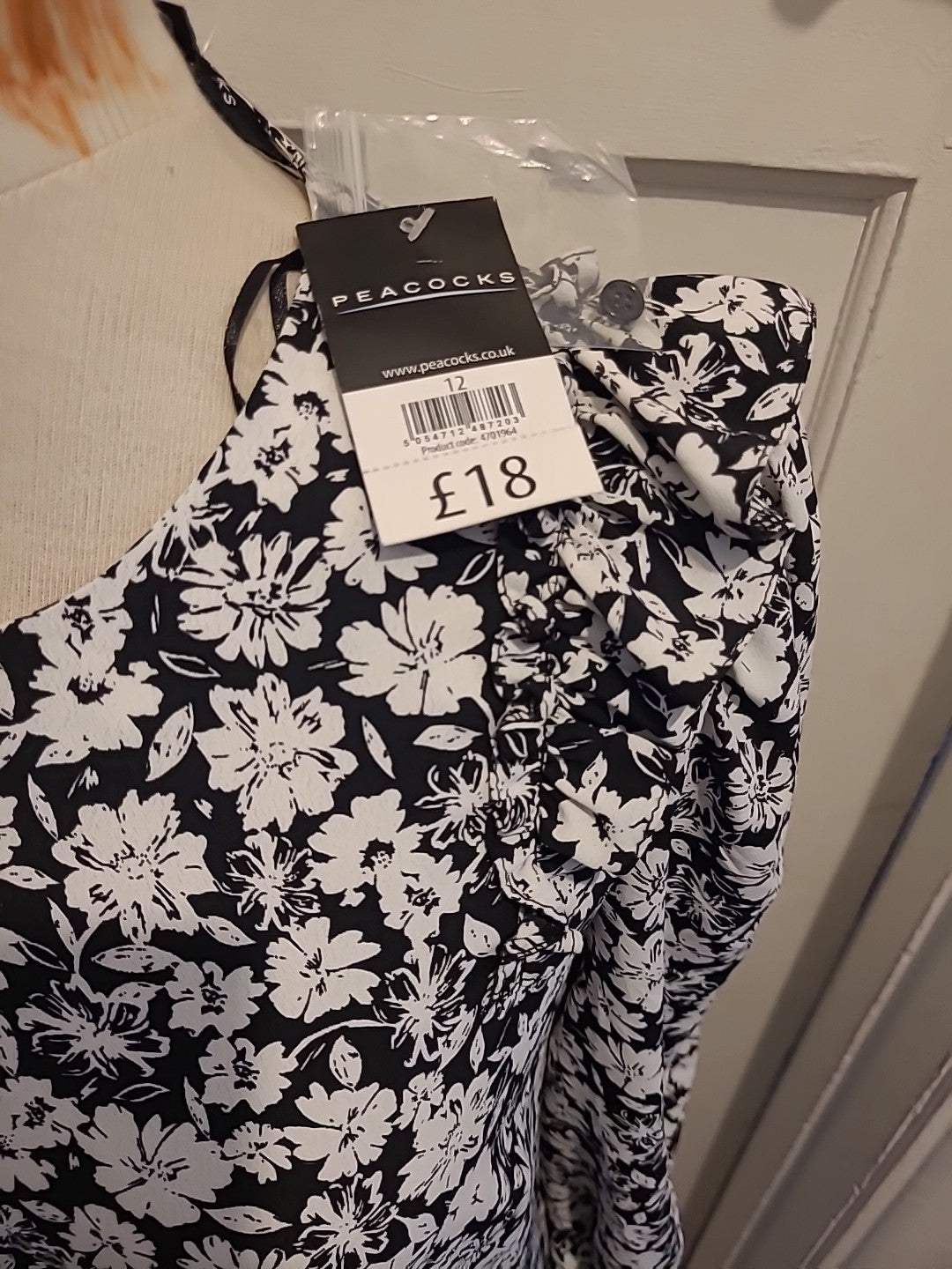 Brand New Ladies Peacocks Size 12 Black And White Floral Short Sleeved Dress