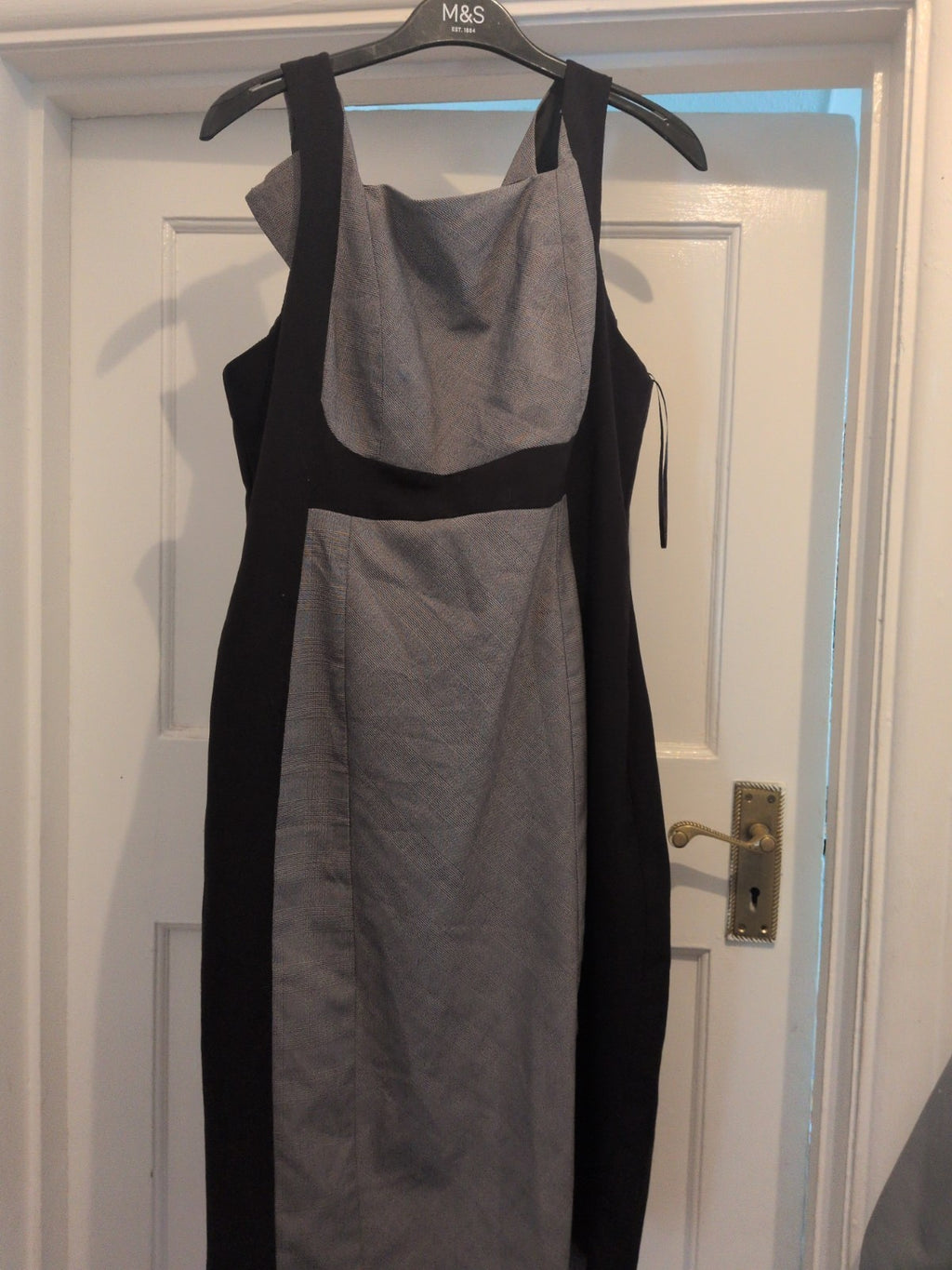 Tu 14 Black With Grey Fleck Lined Sleeveless Dress