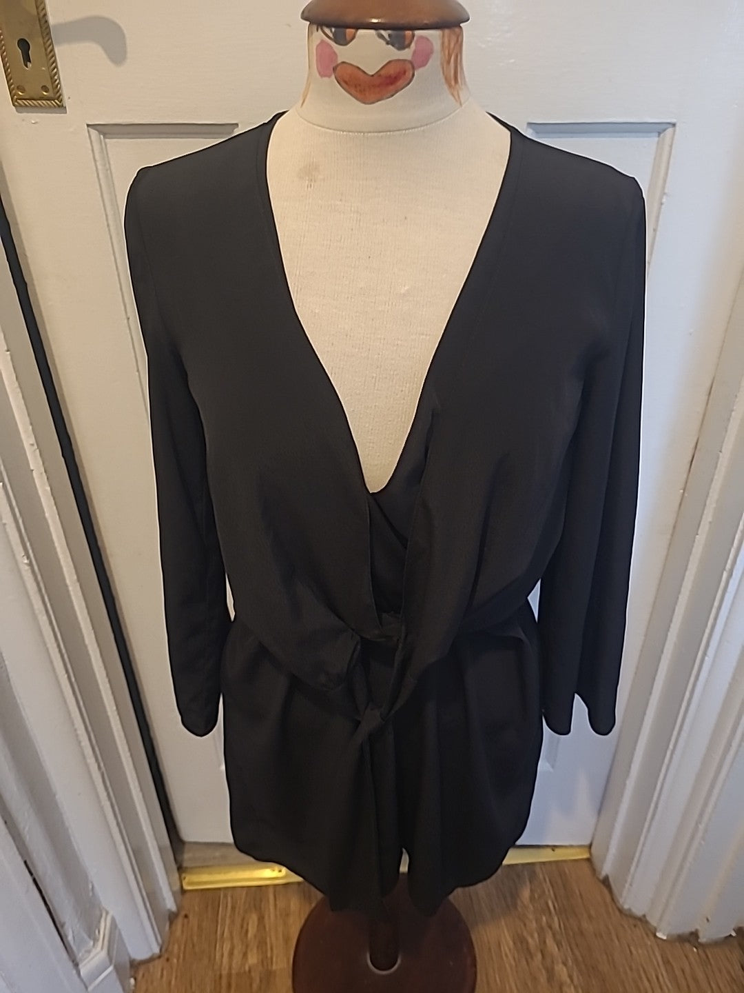 Ladies Topshop Size 8 Black Long Sleeved Low Cut Dress