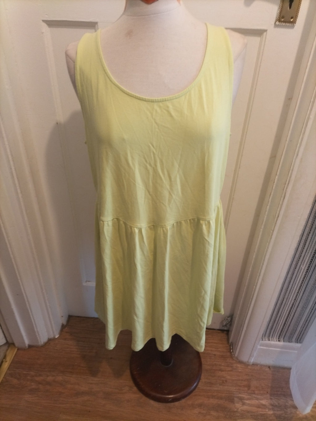 Ladies New Look Size 18 Lime Sleeveless Dress