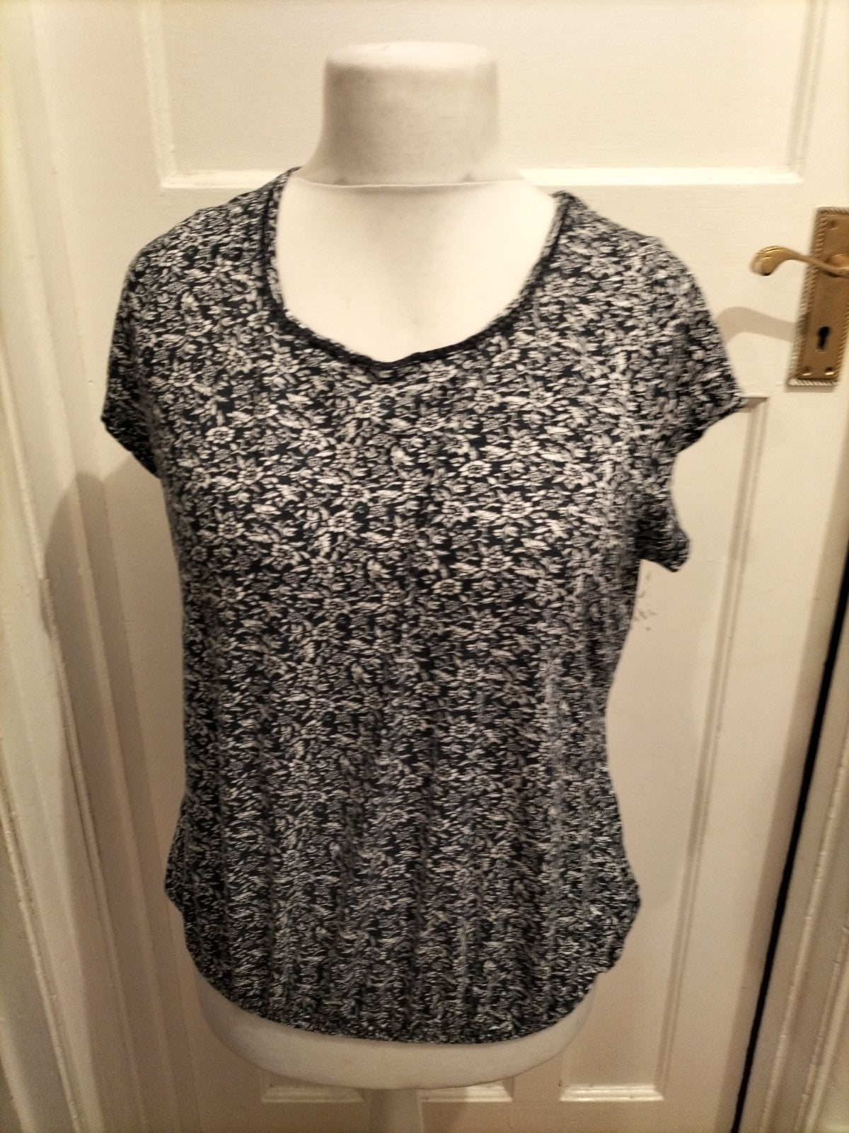 Papaya Weekend 14 Navy And White Floral Short Sleeve Blouse