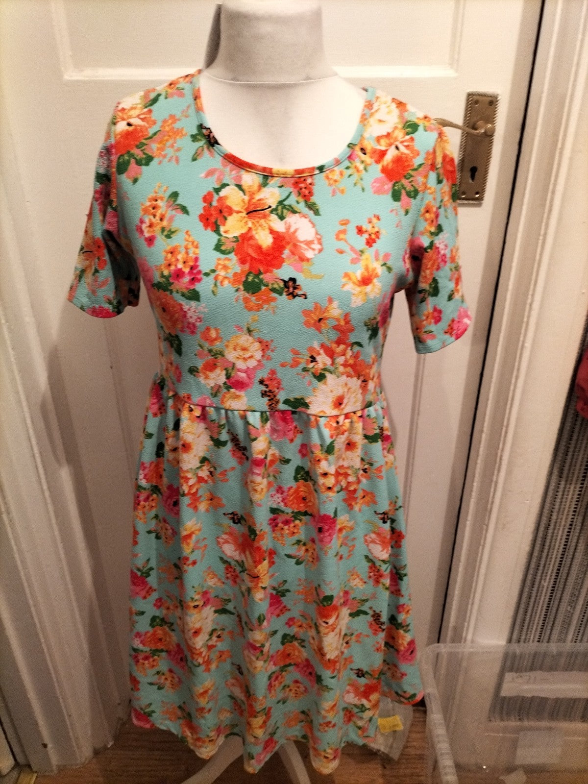 Brand New Ladies ASOS Maternity Size 14 Bright Floral Short Sleeved Dress