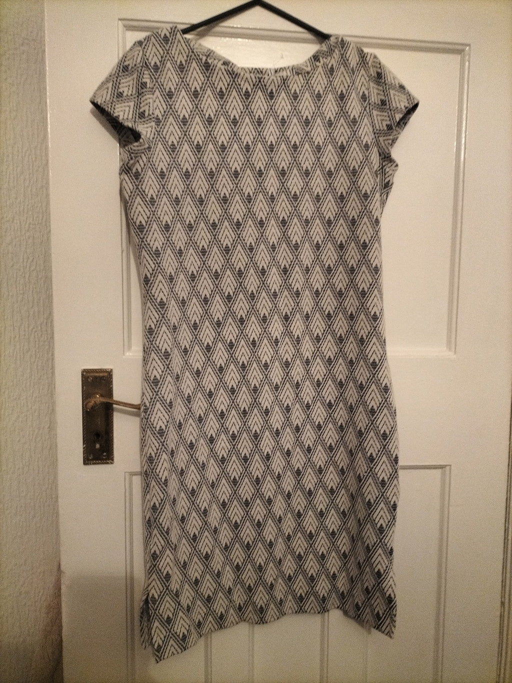 Ladies Next Size 6 White/Silver/Navy Shimmery Short Sleeved Dress