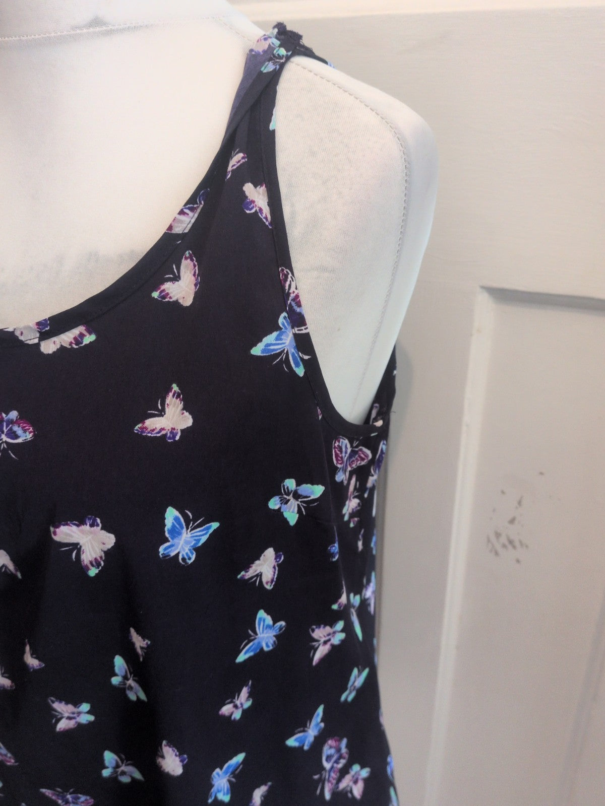 Ladies Atmosphere Butterfly Sleeveless Top Size 16 Navy Free Delivery