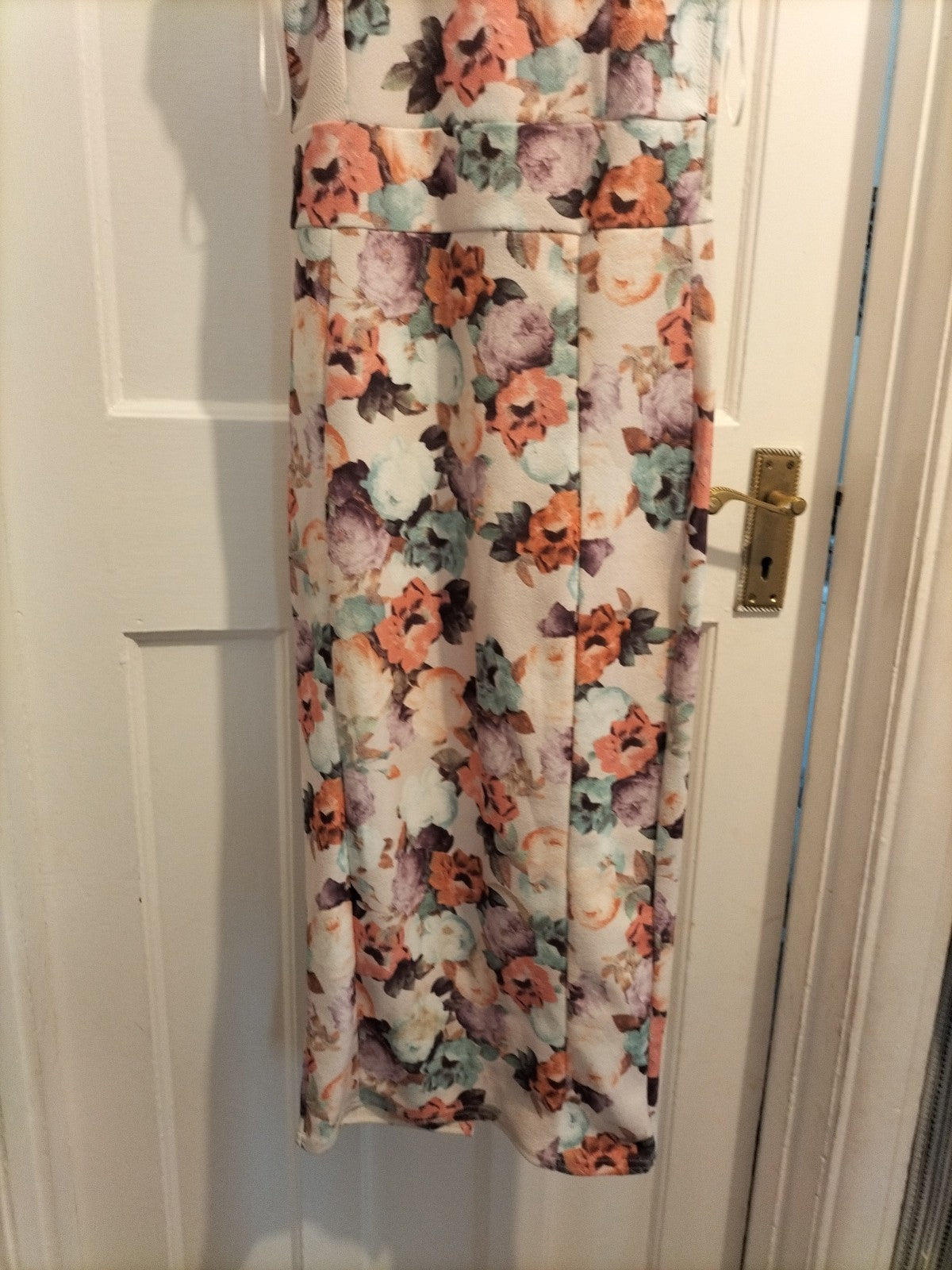 Ladies Missi Size 8 Cream Floral Sleeveless Long Dress