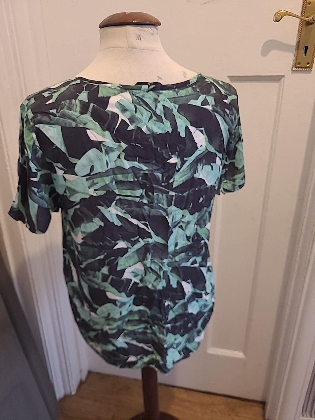 Ladies Viz.a.viz Size Small Green Black Short Sleeved Tshirt