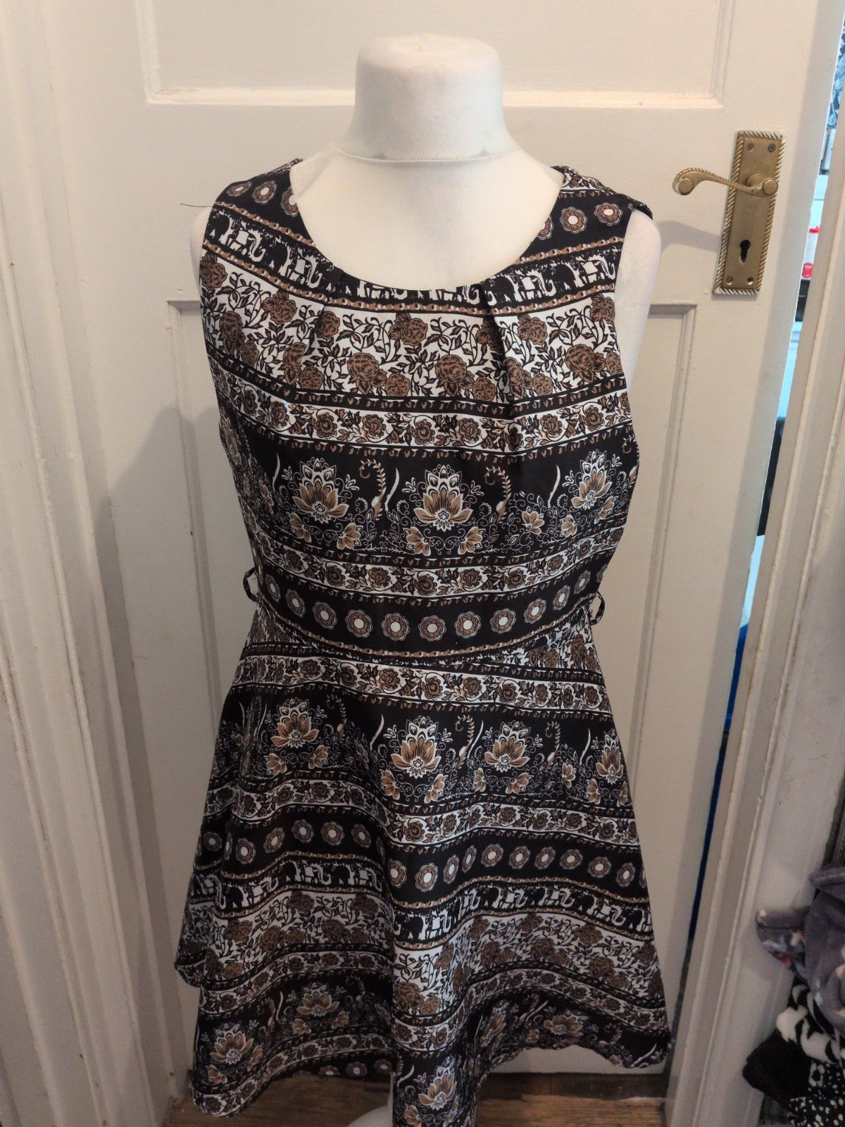 Mela Loves London 14 Brown And Black Aztec Style Floral Lined Sleeveless Dress