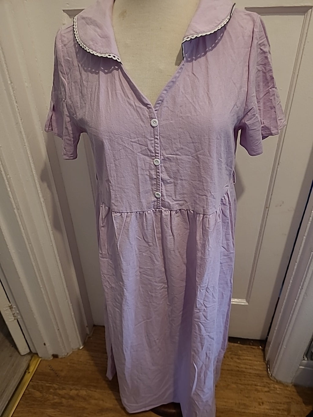 Ladies Size Small Lilac Short Sleeved Nightwear