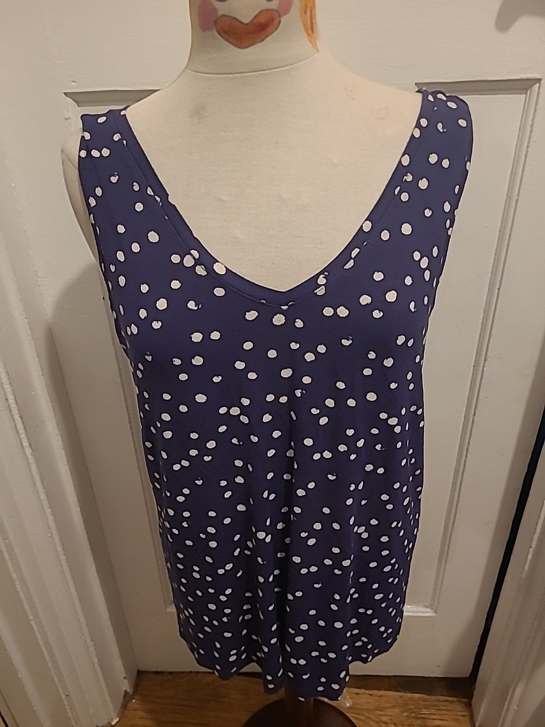 Ladies Tu Size 16 Navy/White Spotty V Neck Sleeveless Tshirt