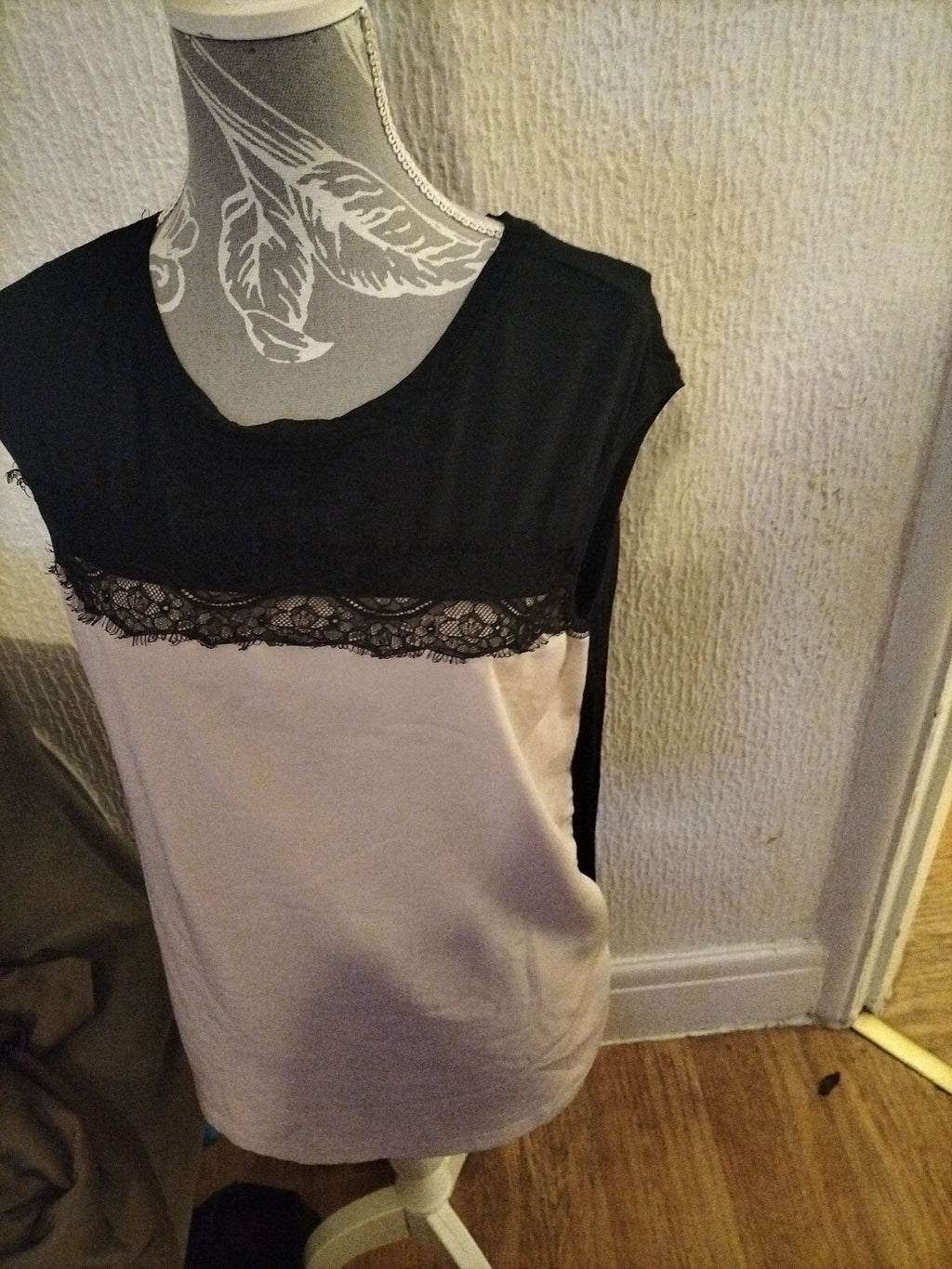 Ladies Tu Size 12 Black And Pink Blouse