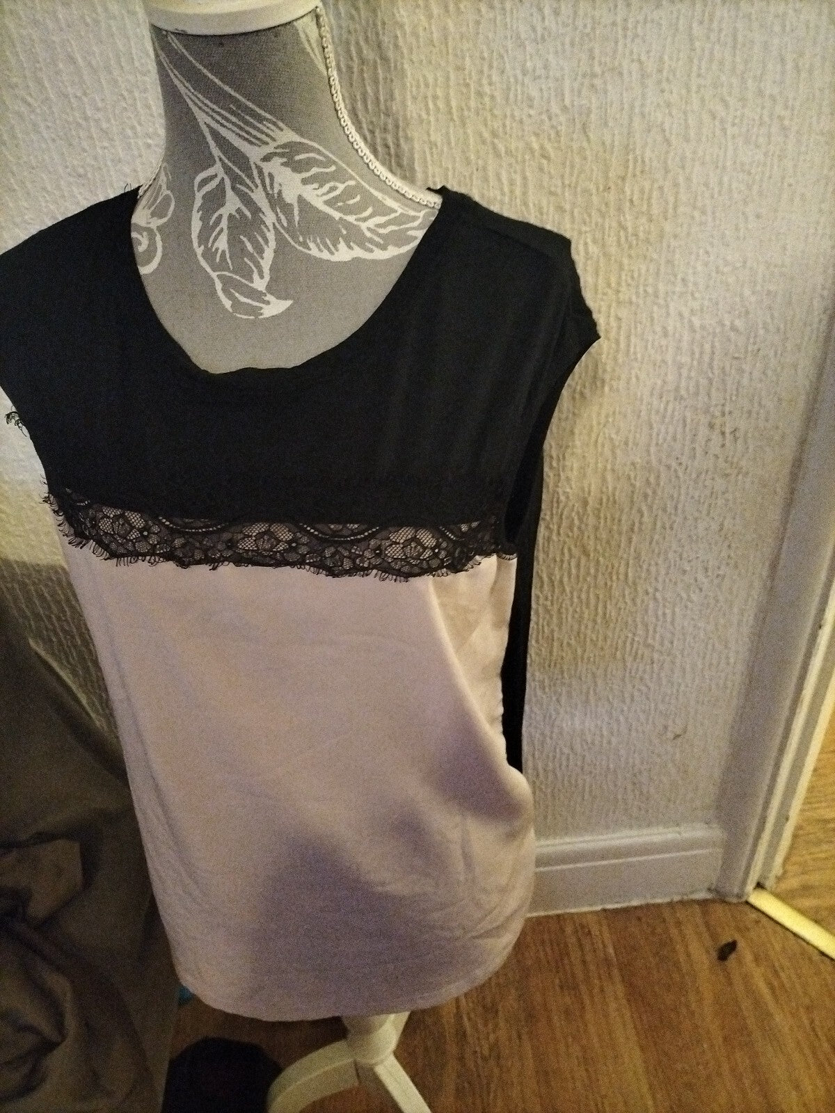 Ladies Tu Size 12 Black And Pink Blouse