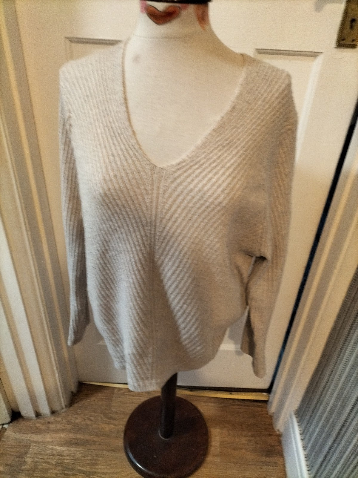 Ladies Size Large Cream(bobbling) V Neck Jumper