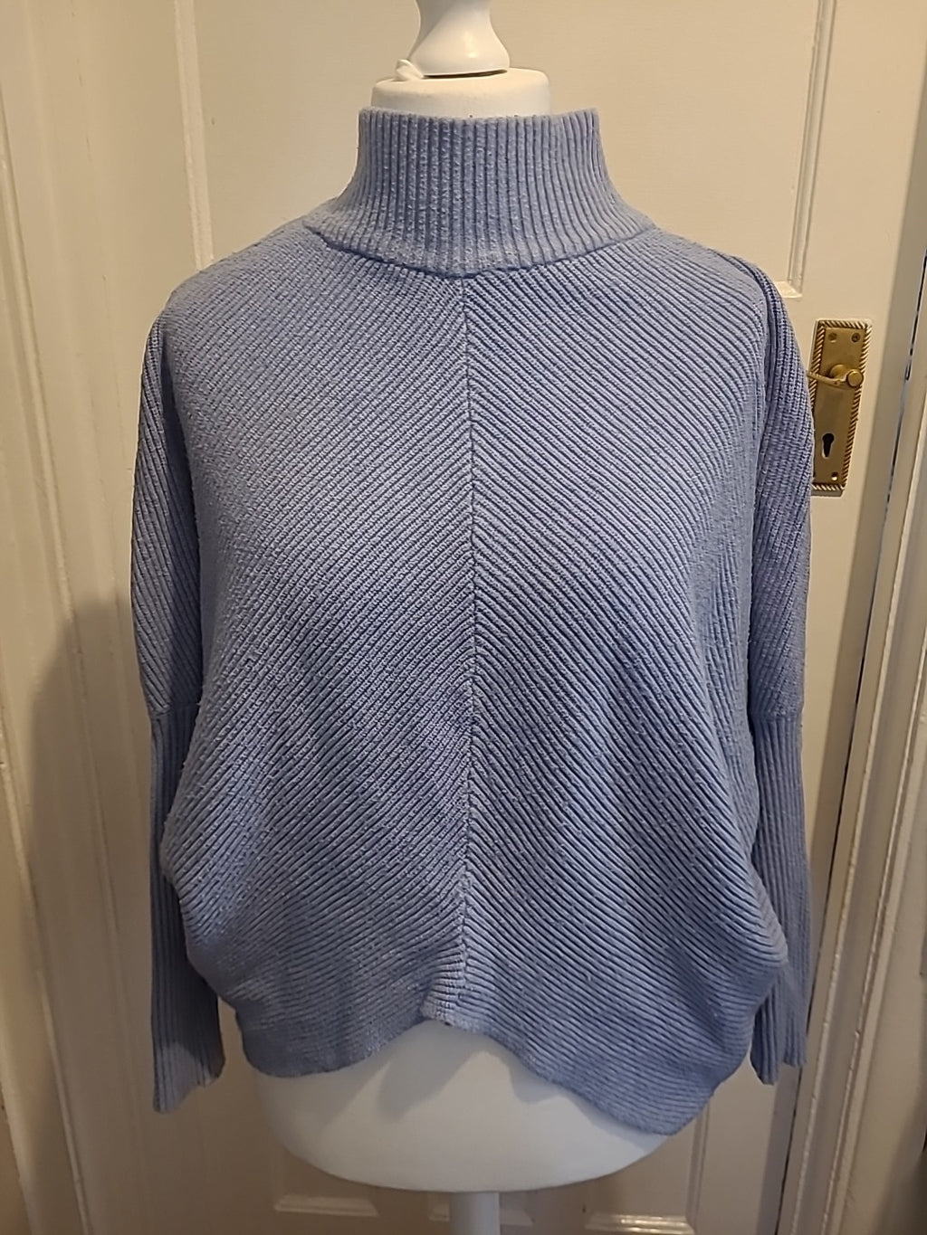 Ladies Valentyme Size Large Blue Ribbed Long Sleeved Jumper