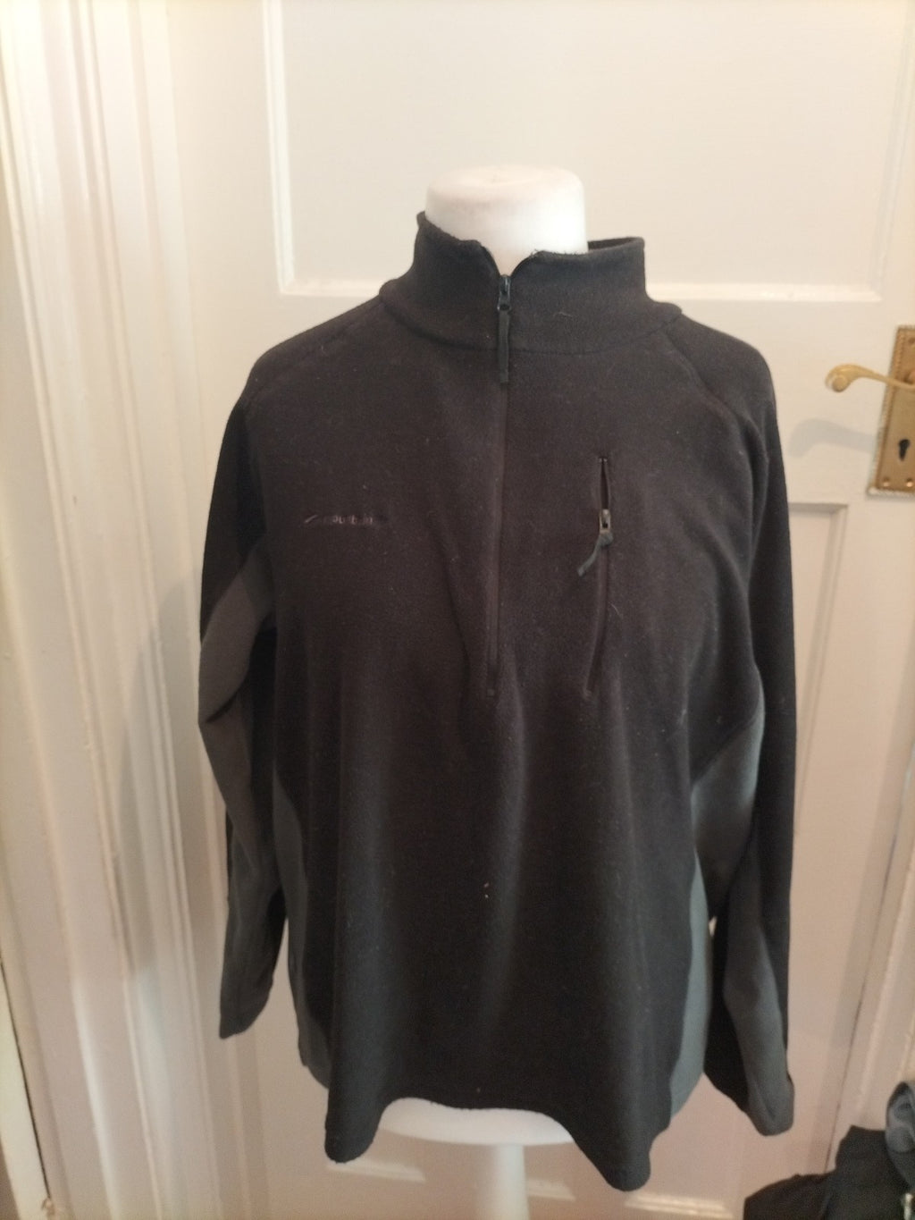 Mens Mountain Life Size M Black Long Sleeve Pullover Jumper