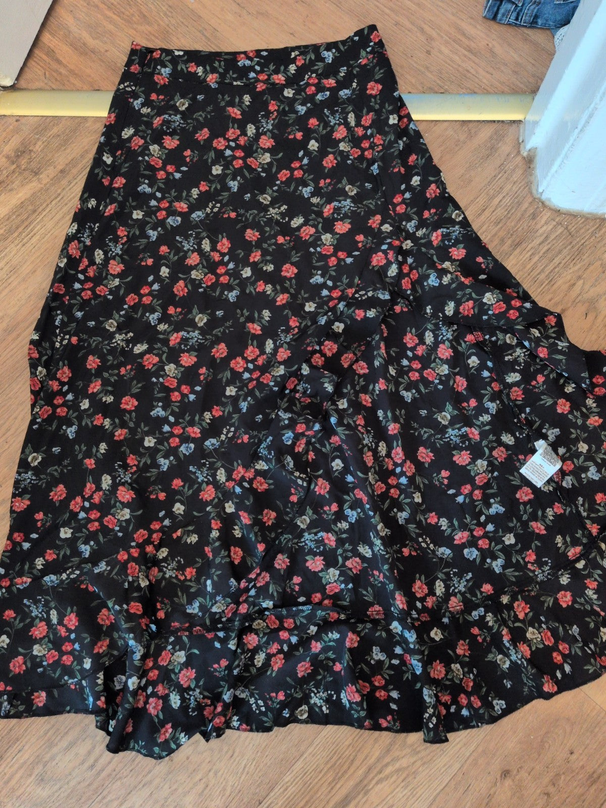 Shein Medium Black Floral Split Hem Long Length Skirt
