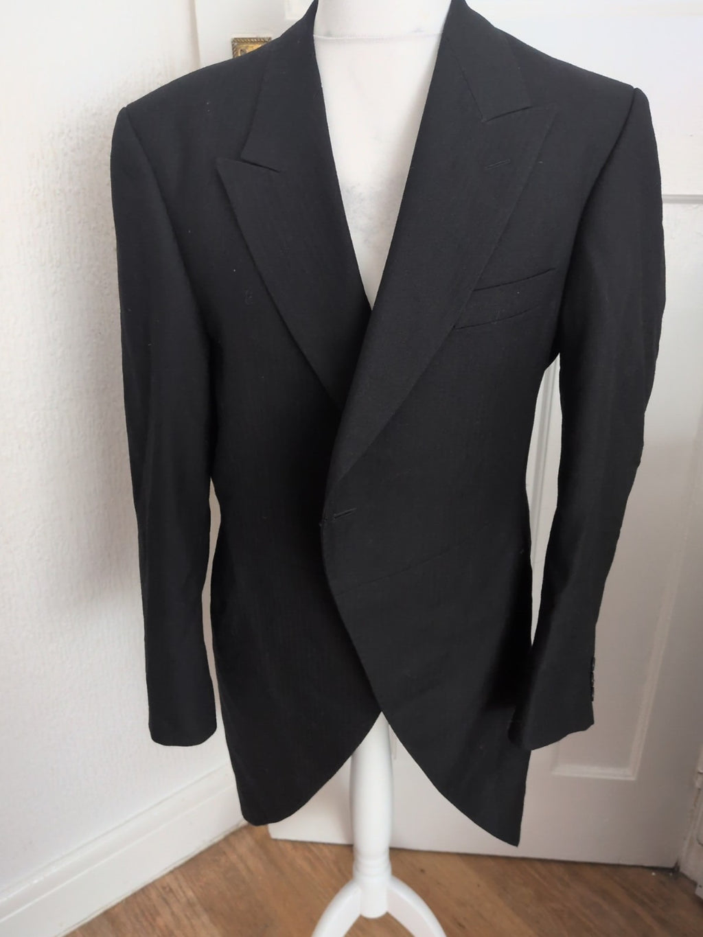 Magee 44 Short Black Suit Jacket