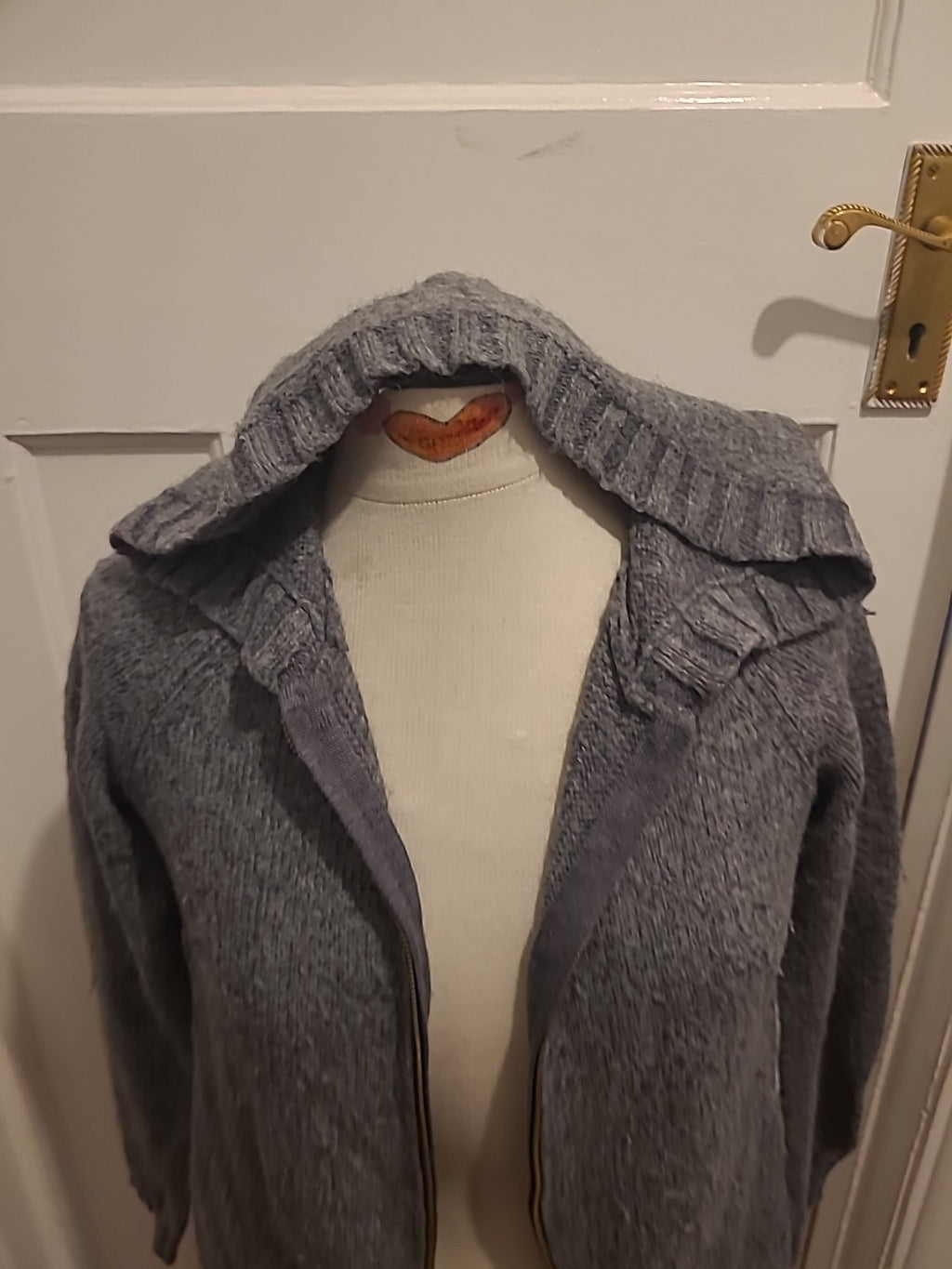 Mens Burton Size Small Grey Long Sleeved Lightweight Zip Through Jacket