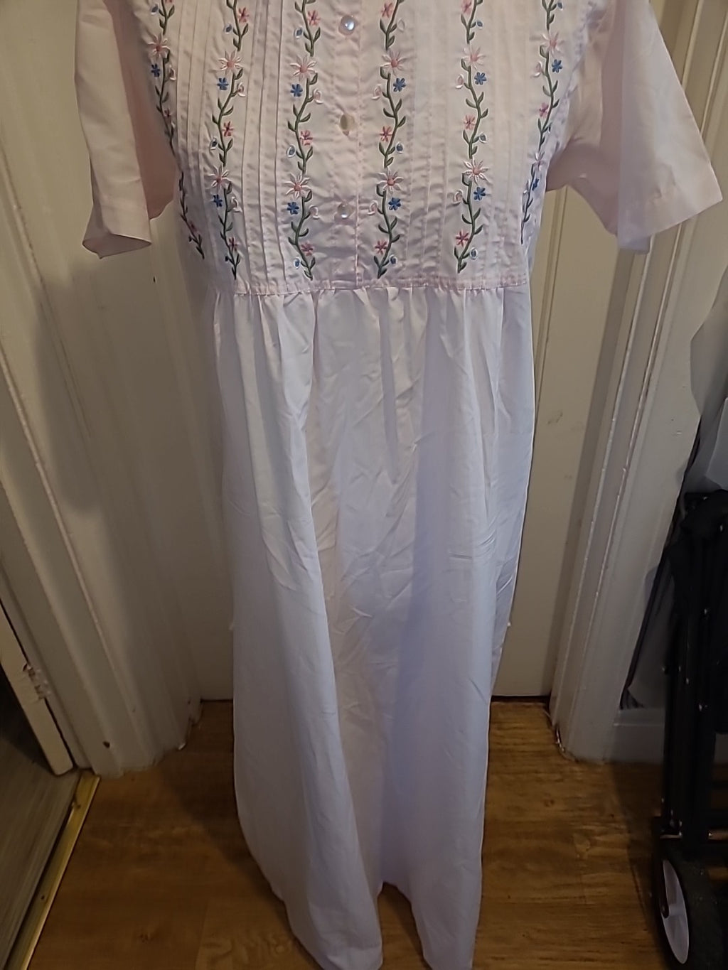 Ladies Slenderella Size 10-12 Very Pale Pink Floral Long Nighty