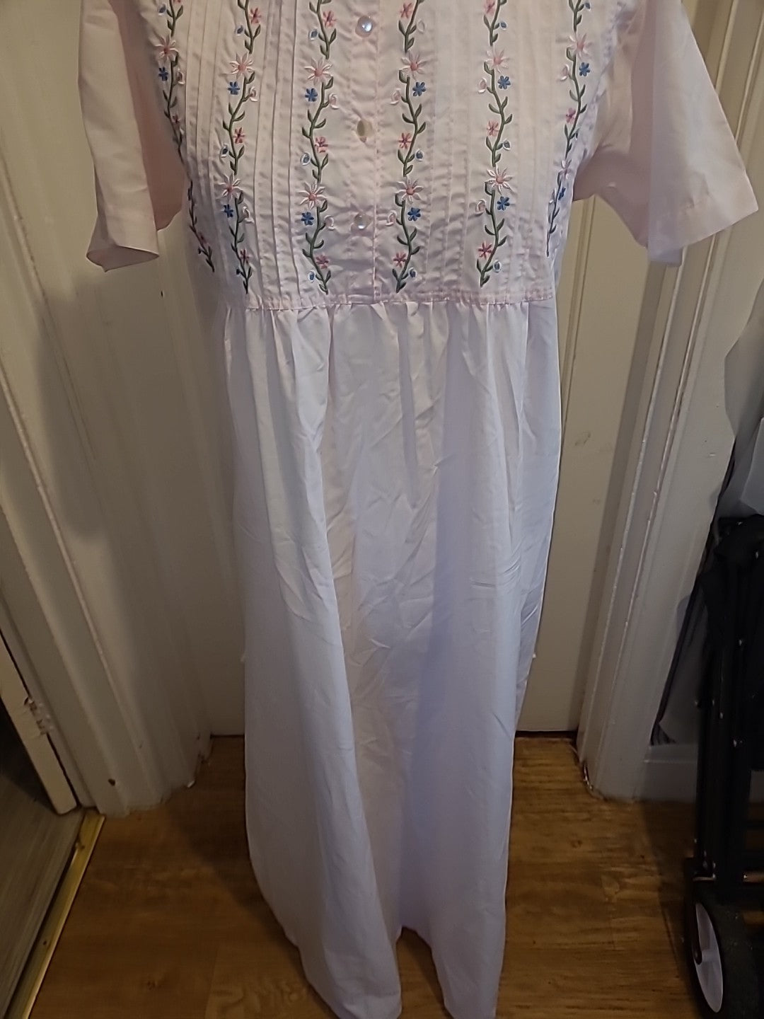 Ladies Slenderella Size 10-12 Very Pale Pink Floral Long Nighty