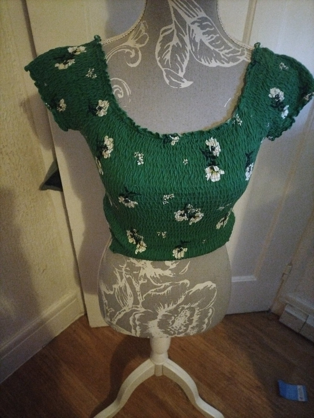 Ladies New Look Size 10 Green Belly Top