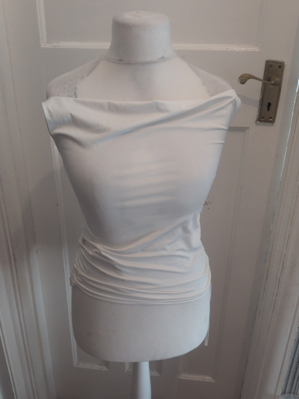 Medium White Sleeveless Ruched Top