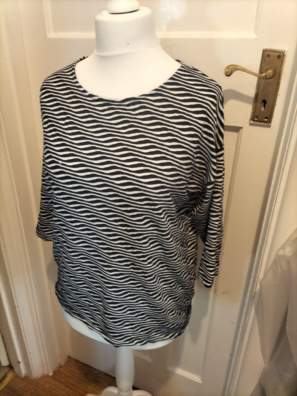 Ladies Tu Size 14 Navy And White Striped 3/4 Sleeved Tshirt