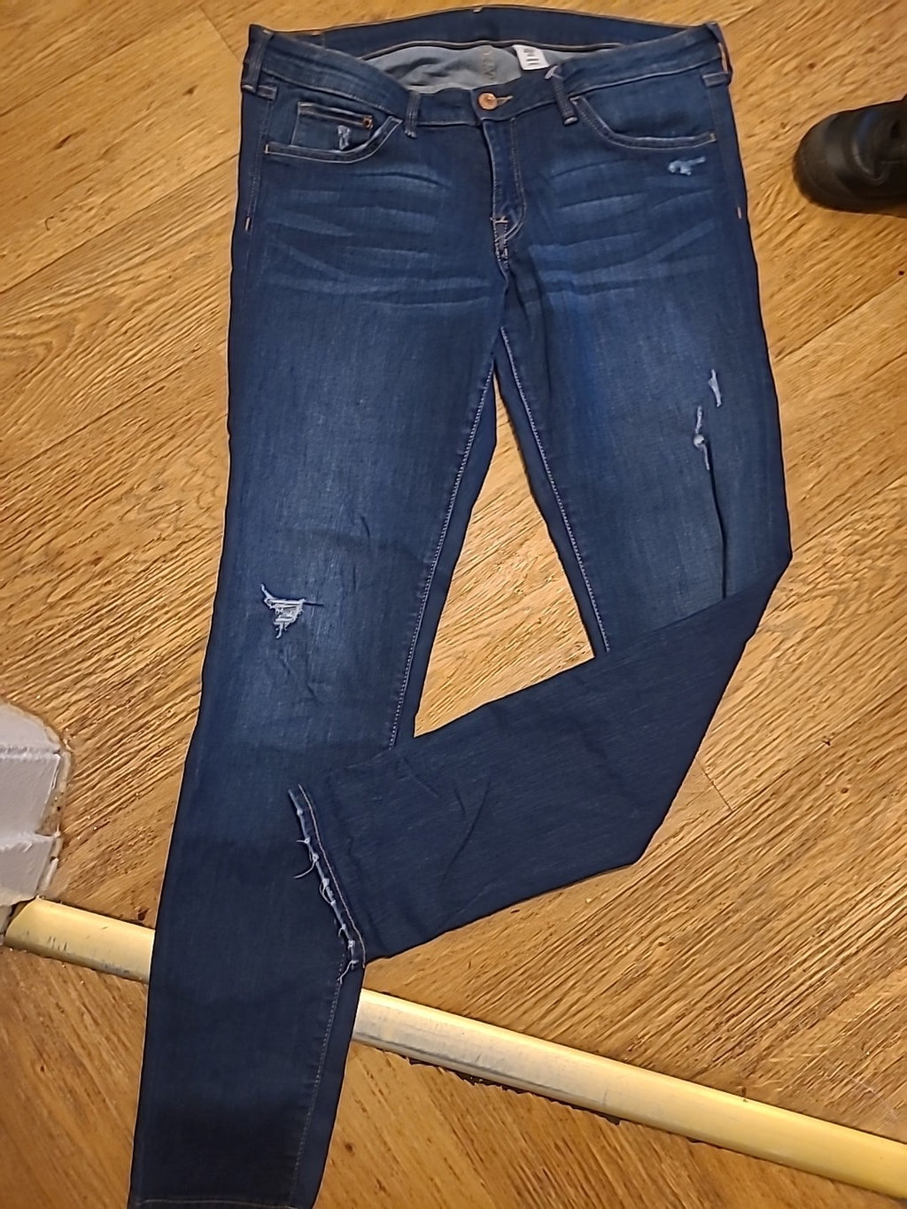 Ladies H&M Size 32x32 Super Skinny Low Waist Jeans
