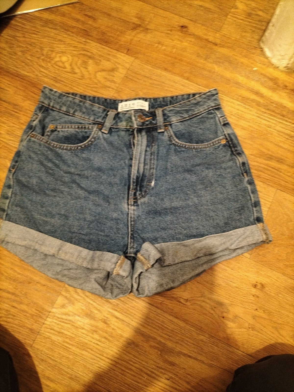 Ladies Denim&Co Size 8 Denim Hot Pants Tuen Up Hem