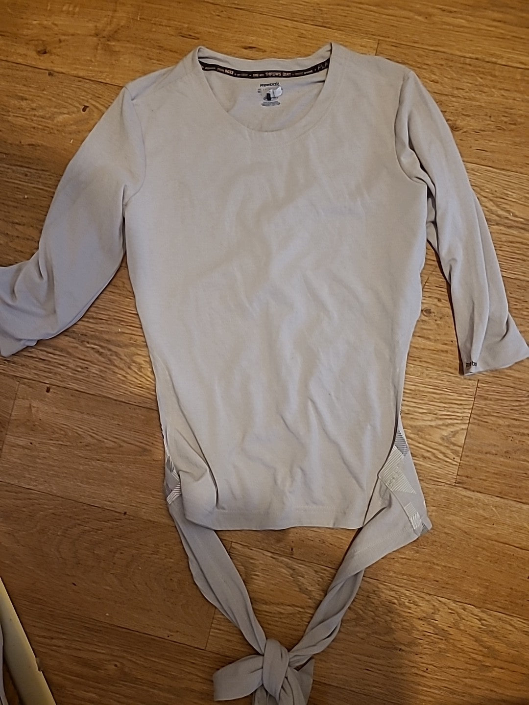 Ladies Reebok Size 14 Beige Mid Sleeved Tshirt