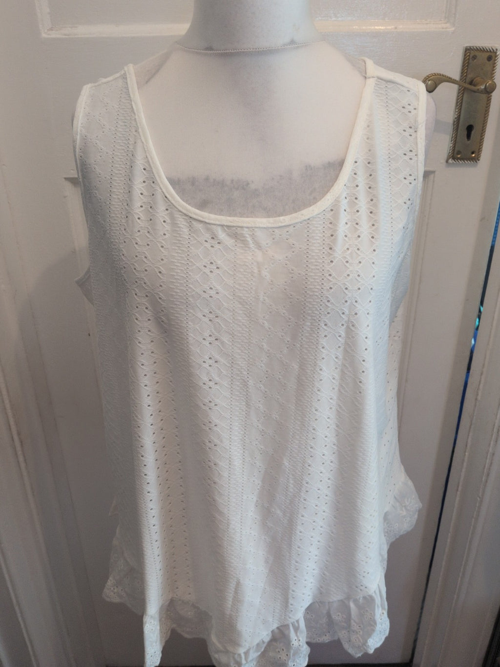 Emery Rose 3XL White Sleeveless Blouse