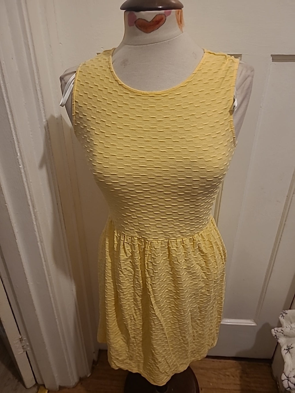 Ladies Dorothy Perkins Size 10 Yellow Patterned Sleeveless Dress