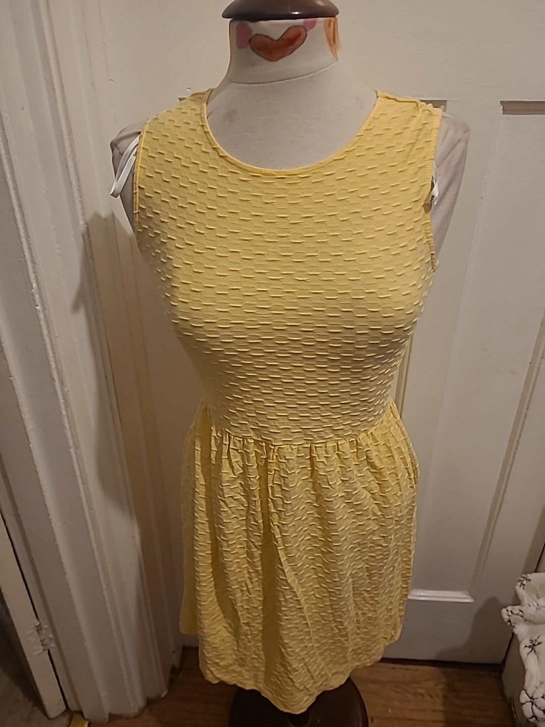 Ladies Dorothy Perkins Size 10 Yellow Patterned Sleeveless Dress
