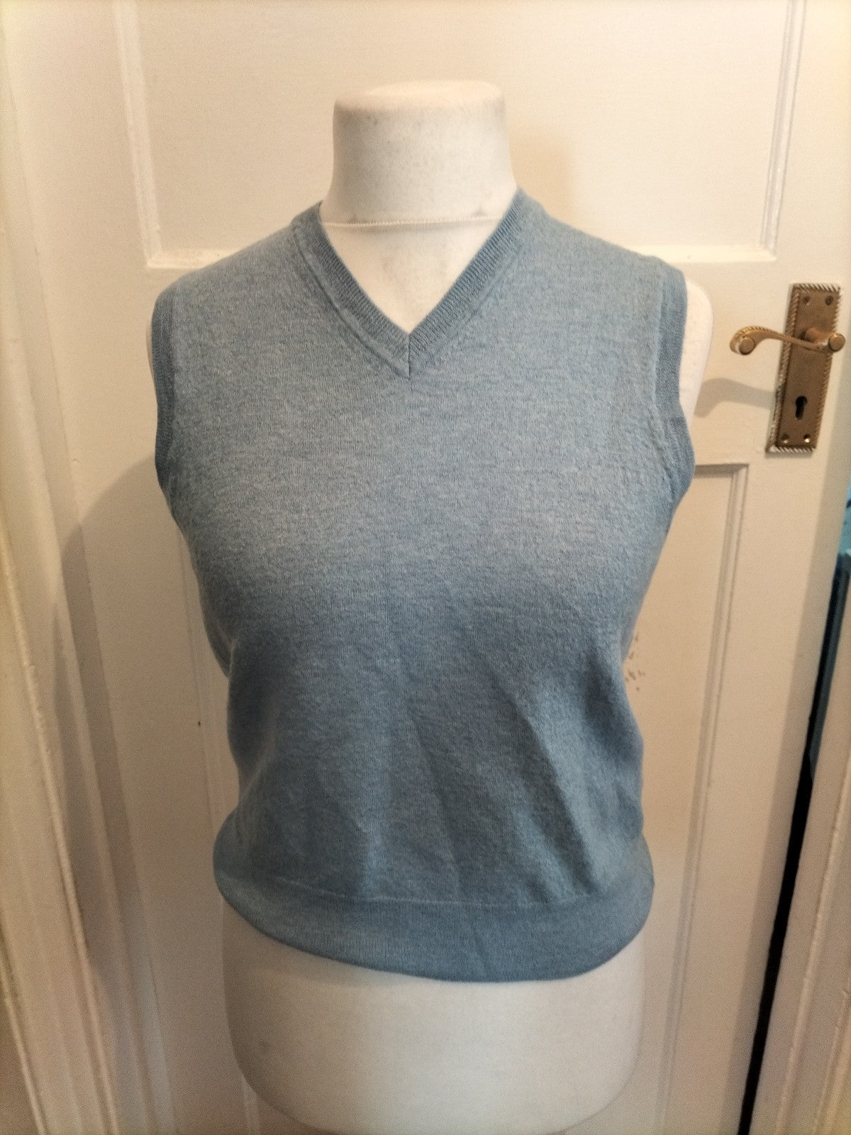 Mens Black Brown Size Large Blue V Neck Sleeveless Jumper Comes Up Small