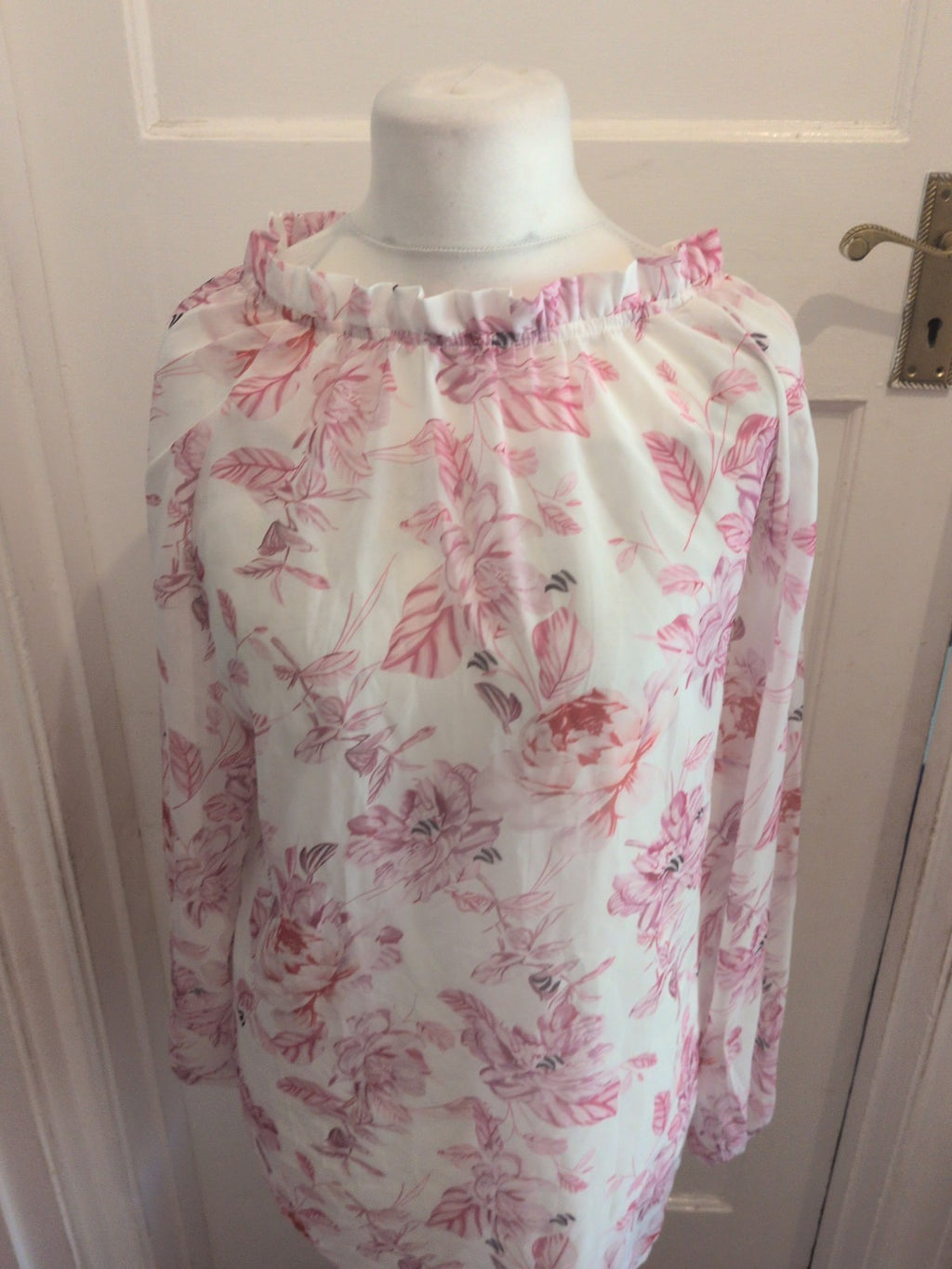 Ladies Size 2XL Pink Floral Long Sleeve Blouse