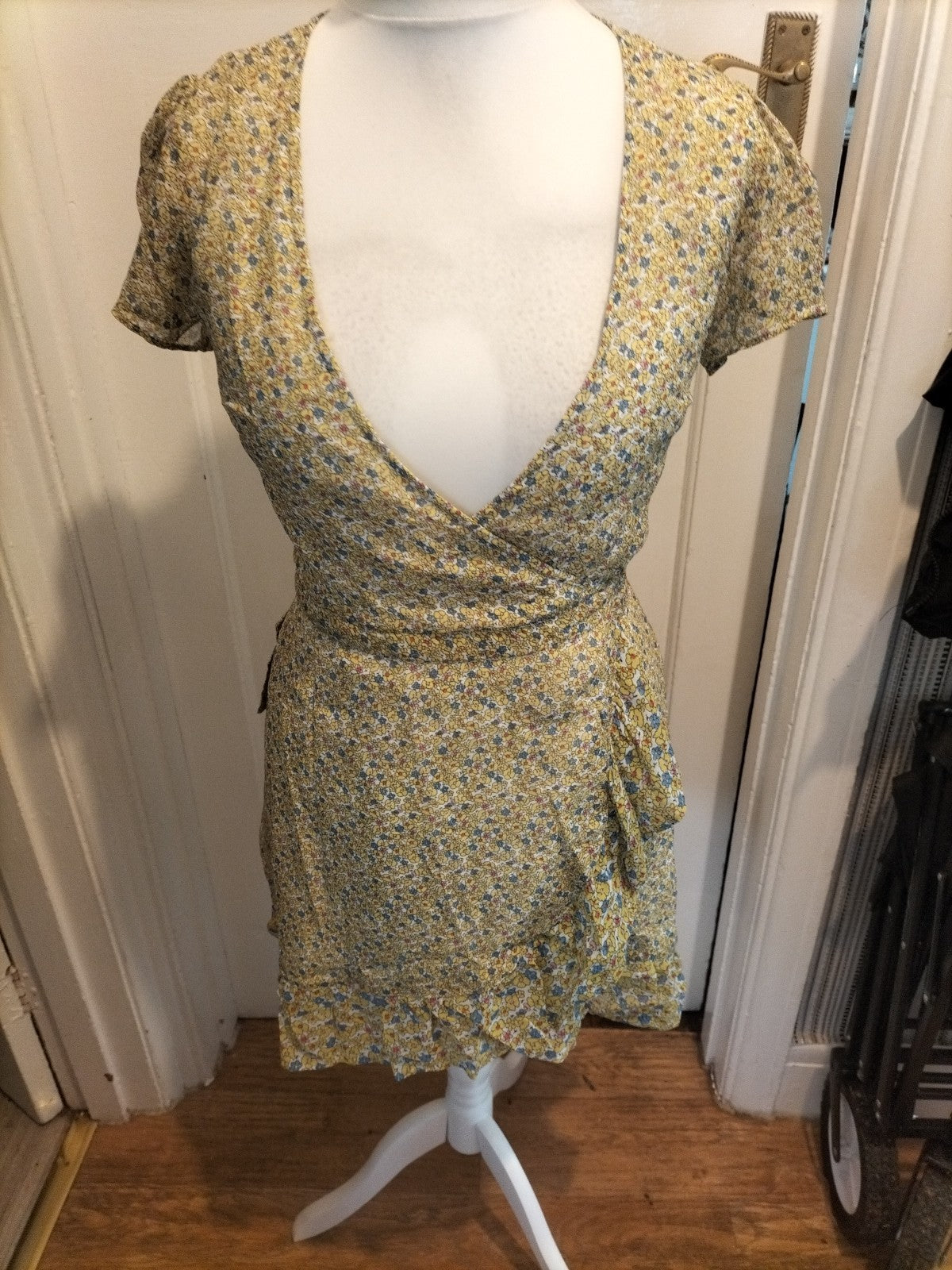 Ladies Jack Wills Size 8 Floral Short Sleeved Dress