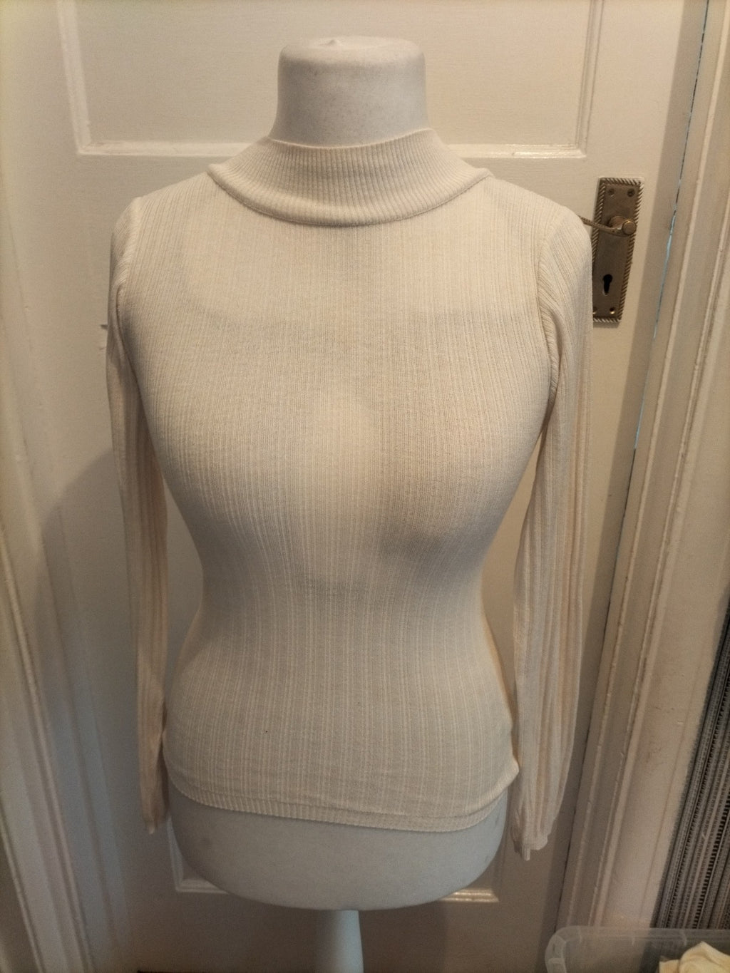 Primark 6-8 Ivory Rib Long Sleeve T-shirt